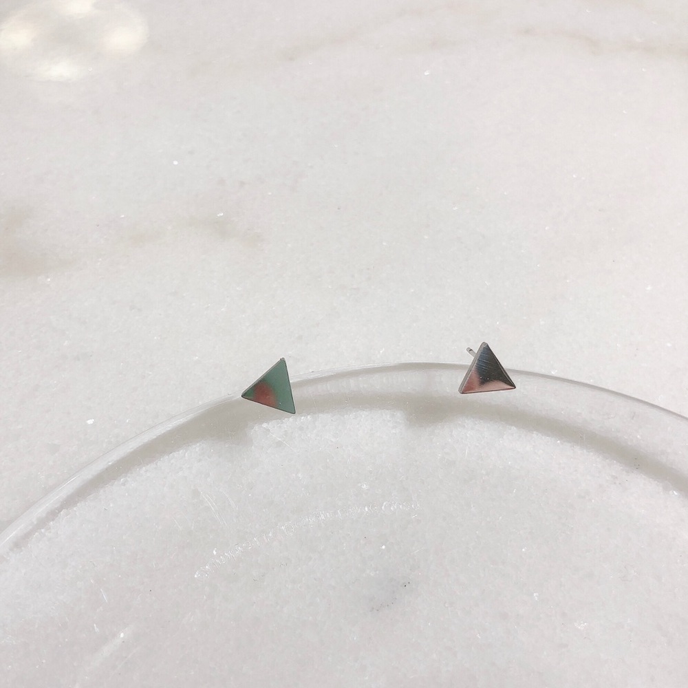 Geometric stud earrings 🔺